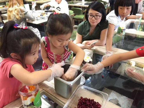 把田园与爱带进都市 多肉+美食亲子DIY献礼母亲节