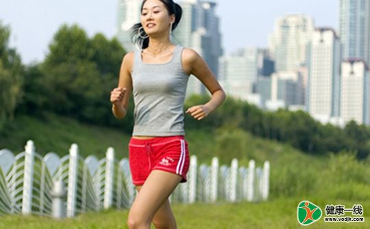 跑步会让胸变小？不可能！