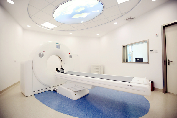 微医全科配备西门子CT、西门子DR、口腔全景和骨密度仪等高端检查设备。