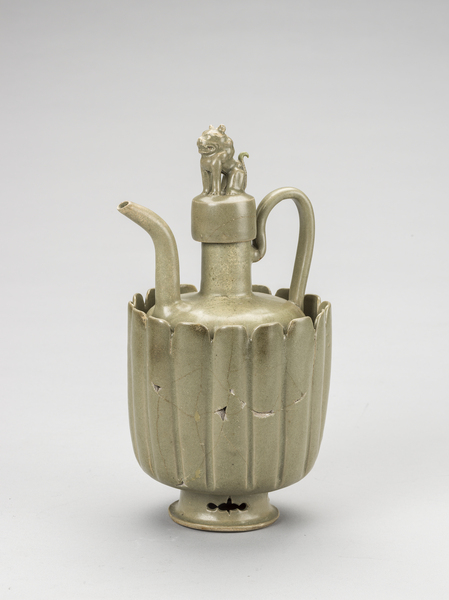 耀州窑青釉瓜棱注壶、莲花温碗