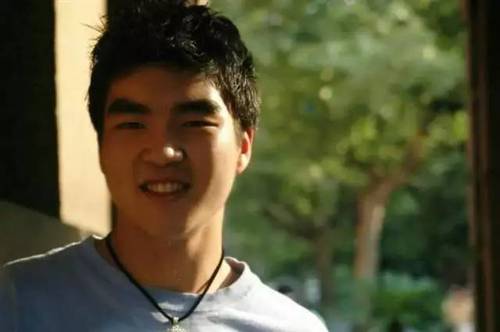 单亲妈妈送脑瘫儿进哈佛:29年前 我只要他能活着