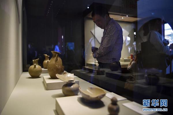 故宫举办秘色瓷展3