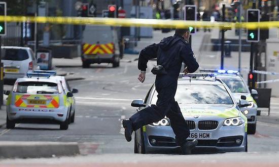 英媒:滞留英国的叙利亚公民 加大英国反恐难度