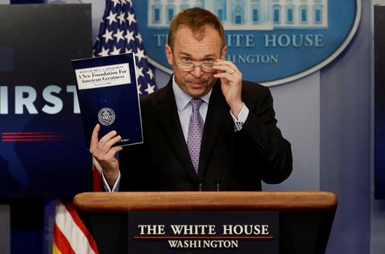 特朗普最新预算申请26亿美元修建边境墙 白宫:说到做到