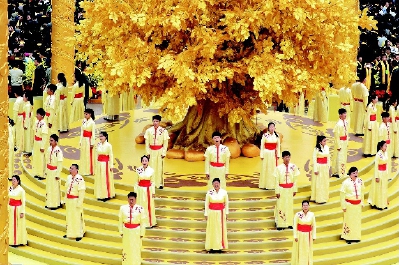     ▲华夏儿女共同唱响《黄帝颂》