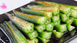 秋葵这两年越来越火了，很多主打养生主题的餐厅都会拿它入菜，但周围不少朋友却不知道该如何烹调它。给大家推荐一种特别简单的吃法——白灼秋葵。