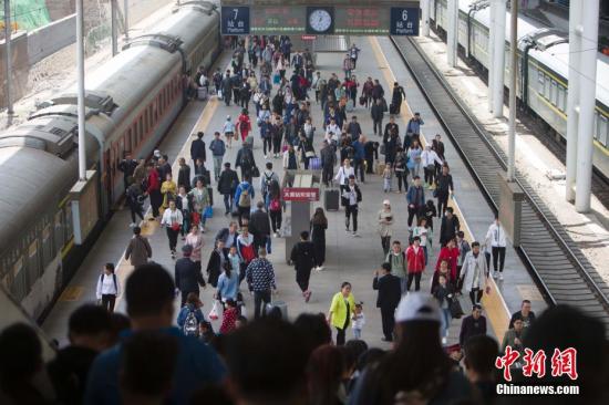 资料图 铁路运输 张云 摄 资料图 铁路运输 张云 摄