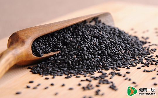 摄取镁少易便秘 预防多吃芝麻杏仁