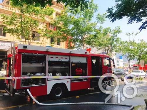 浙江一火锅店爆炸 目击者:现场惨不忍睹 全是血