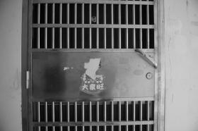 男童坠楼继母一审被判死刑 承认帮继子爬上天台