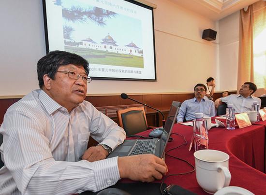 　　项目组专家、辽宁师范大学田广林教授做“蒙元帝陵资料整理与研究”学术报告。新华社记者李贺摄
