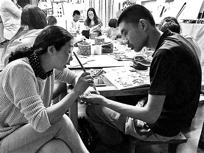 坤坤和妈妈在一起 点击进入下一页