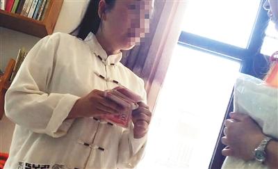 工作人员刚收到一名学员的钱，“3天精品班”为2380元/人。