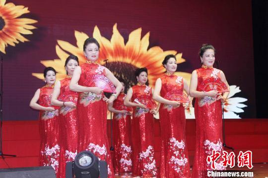 老年旗袍秀?！×钟来?摄