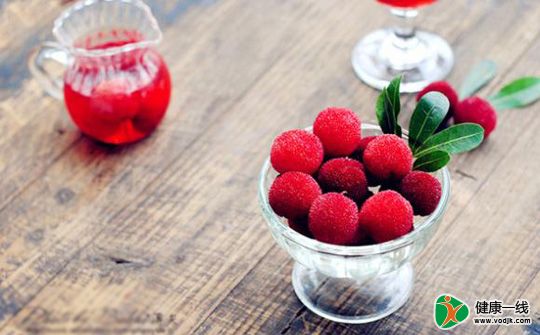 夏天一定要来杯酸甜的杨梅汁