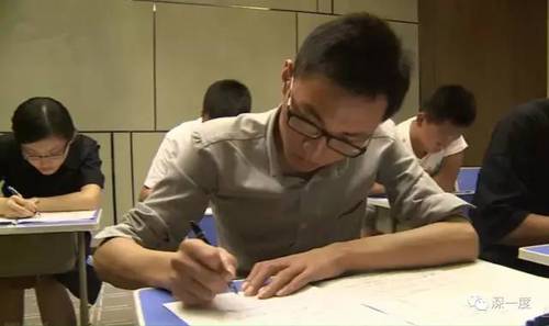 AI挑战中国高考 人类以1分微弱优势守住领地