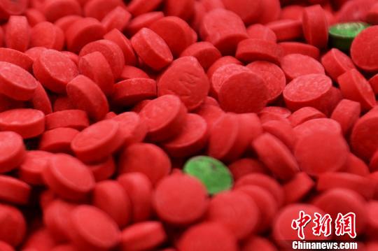 图为查获的毒品 孙如健 摄 图为查获的毒品 孙如健 摄