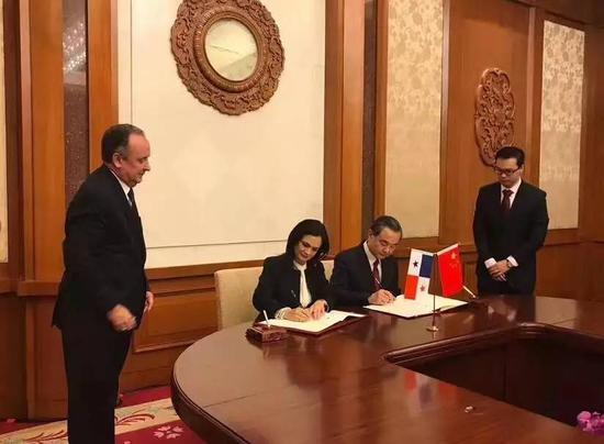 台湾最拿的出手盟邦没了 网友:孤立在地球上