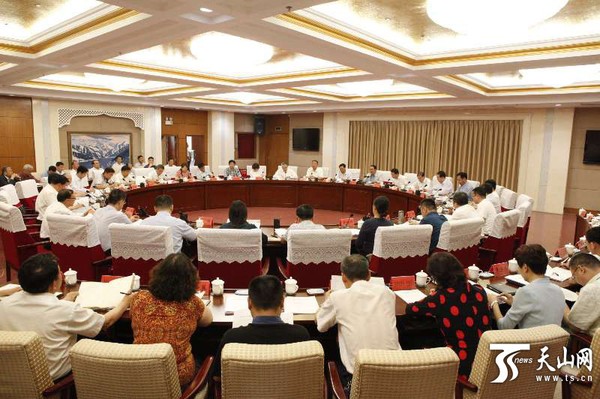 自治区政协召开“加快电气化新疆建设，促进电力产业健康发展”月度协商座谈会现场。