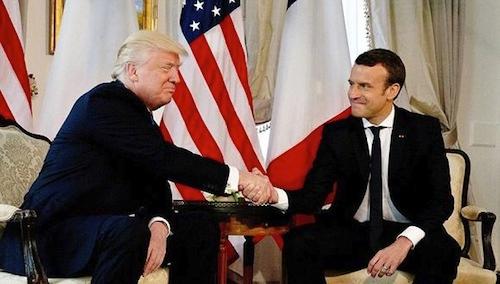 马克龙与特朗普的“世纪之握”。