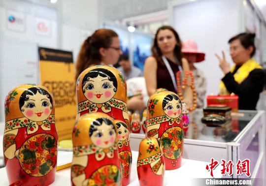 图为第四届中国—俄罗斯博览会现场 王舒 摄 图为第四届中国—俄罗斯博览会现场 王舒 摄