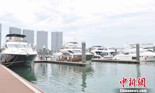 游艇蓄势待发?！÷蕾涣?摄