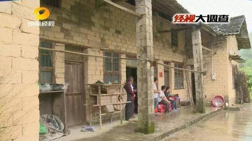 女子车祸身亡 家属称遭挟尸要价:不开发票无法举报