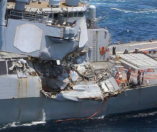 美公布被撞驱逐舰最新照6 美公布被撞驱逐舰最新照6