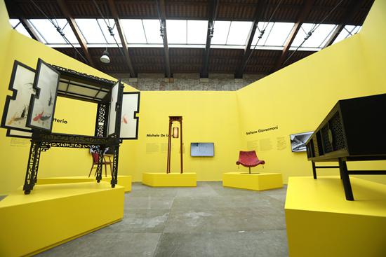 《记忆与当代》展览中，以北京故宫博物院藏品为灵感设计的家具。