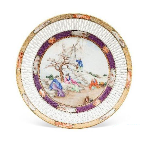 清乾隆广彩《引泉煮茶》通花碟 清乾隆广彩《引泉煮茶》通花碟