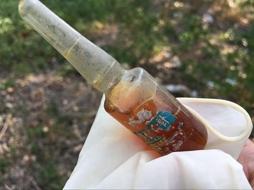 京津交界现大量疑似医疗垃圾 离居民区不到100米