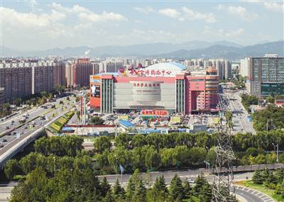 北京世纪金源购物中心。