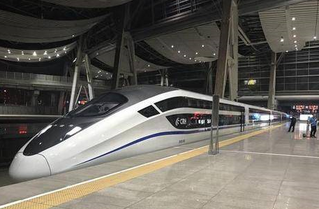 新型纵向卧铺动车组上线 新型纵向卧铺动车组上线