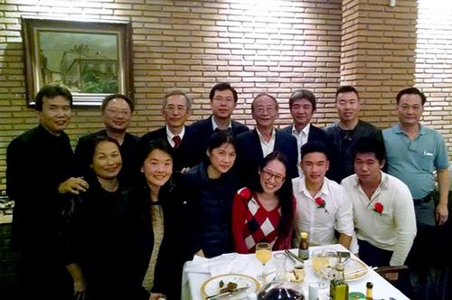 中国侨网巴西中国和统总会欢送台胞大学生赴京参加夏令营。