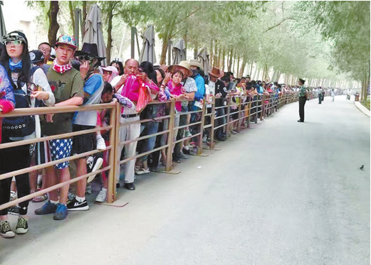 点击查看源网页