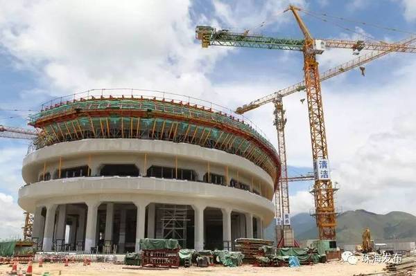 港珠澳大桥海底隧道今日贯通 提前穿越海底巨龙