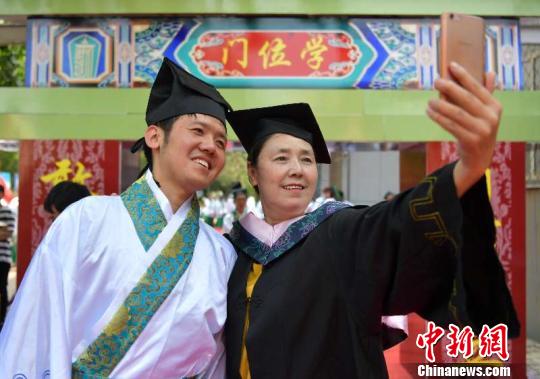 内地毕业经济再升温:“毕游族”用旅行“致青春”