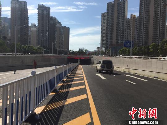 7月7日，中国内河最大沉管隧道——南昌红谷隧道正式通车?！∥馀羧∩? data-mcesrc=