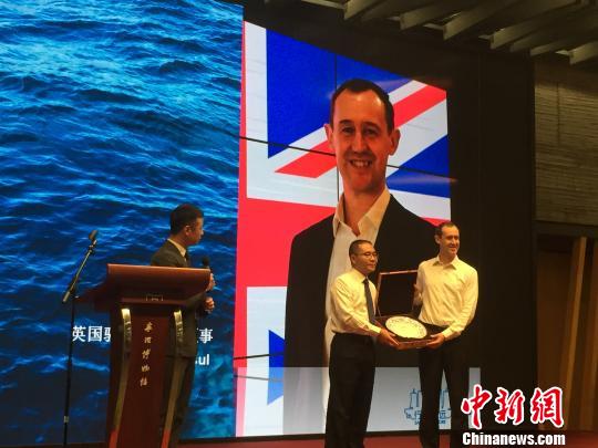 图为活动现场?！×植?摄