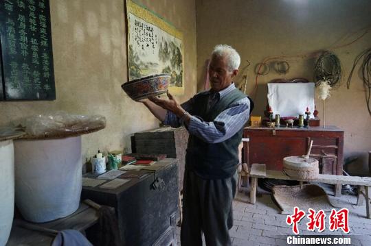 早已退出历史舞台的“老物件”，是何世前眼中的“稀罕物”?！〕滤?摄