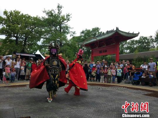 席卷德国柏林的“大熊猫旋风”