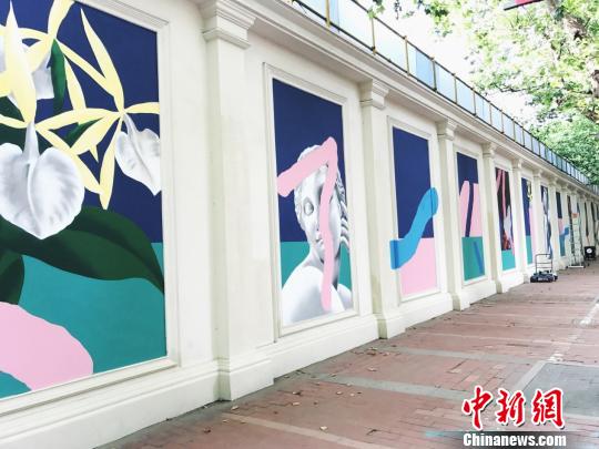 已初步完成的露天壁画?！≌碰?摄