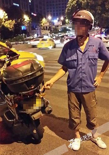 太奇葩！司机主动要求吹酒精测试仪 结果……