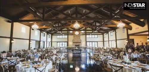 美国女子婚礼泡汤 干脆宴请流浪人士吃婚宴