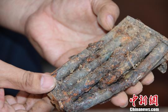 很多子弹已经锈在了一起 抚宁区公安局供图 很多子弹已经锈在了一起  抚宁区公安局供图
