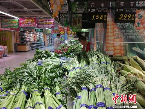 市民在超市购物。<a target='_blank' href='http://www.chinanews.com/' >中新网</a>记者 李金磊 摄