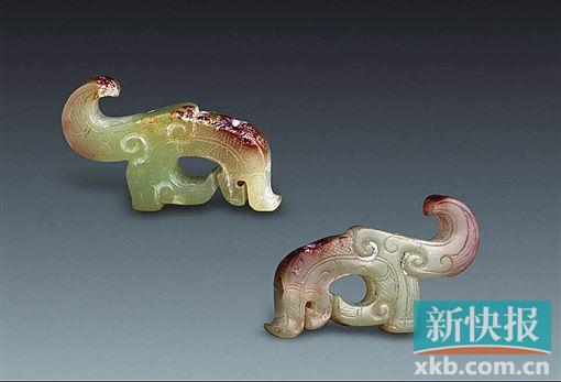 玉夔龙佩 战国 河南省洛阳西郊小屯村出土。青白色，局部有褐色沁。双面雕刻，纹饰基本相同。夔龙为“s”形，下有足，行进状。低首，有耳，圆眼，上吻较长并向上翘起，嘴张成圆形。龙身向上拱起，长尾，尾部为叉形尾，一尾向上勾卷，另一尾向内部勾卷。身下有一足，向内弯卷。夔龙身和尾部琢刻阴线纹、斜方格纹和勾云纹等。此龙头顶到下颔处有一垂直透孔，单面钻成，可系佩。此器虽小，但是做工精细，纹饰极精。 