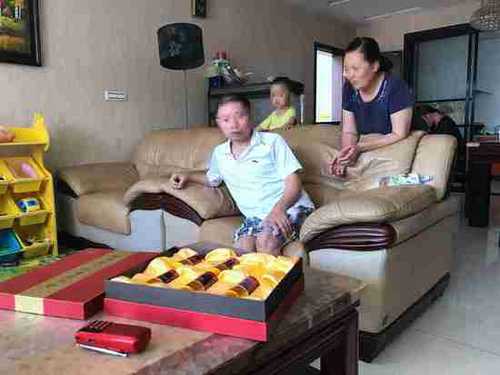 赠送的收音机，是买蜂王浆胶囊故事的开始