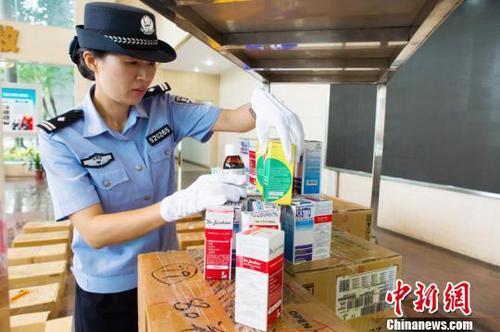 黄埔海关查获新型毒品“止咳水”3522瓶