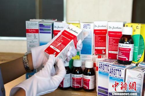 黄埔海关查获的止咳水 林晓薇 摄 黄埔海关查获的止咳水 林晓薇 摄